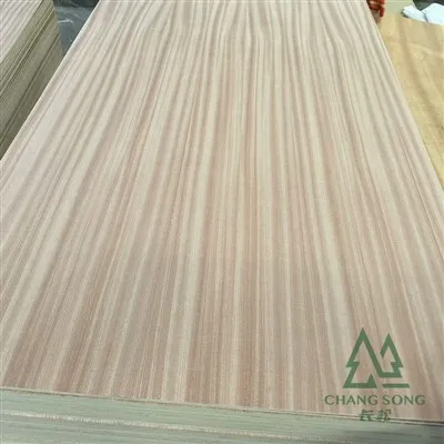 Sapeli stóð frammi fyrir krossviði